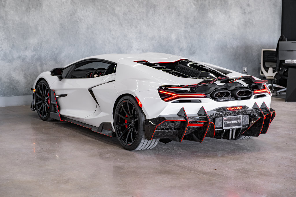 Used 2024 Lamborghini Revuelto AWD/4WD image 18