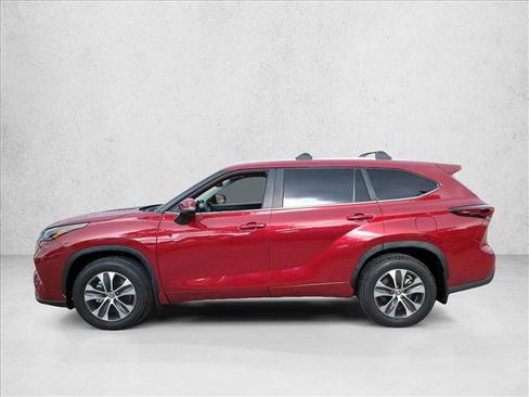 Used 2026 Toyota Highlander XLE AWD/4WD image 8