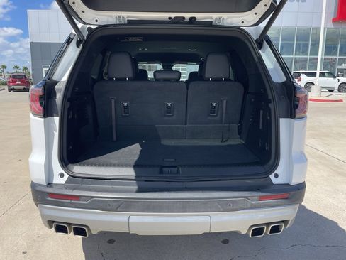 Used 2024 GMC Acadia Elevation w/ Luxury Package image 5