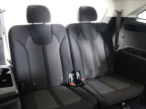 Used 2025 Kia Sorento LX image 33