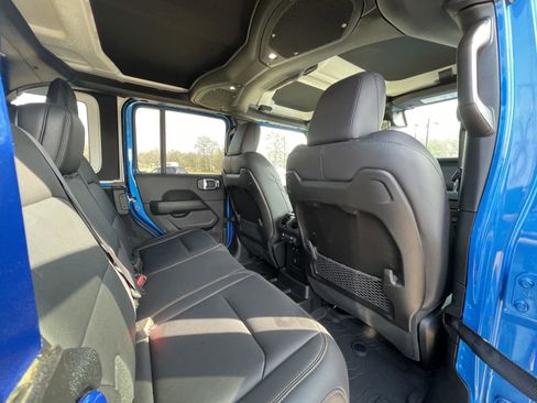 Used 2024 Jeep Wrangler Sahara w/ Safety Group image 42