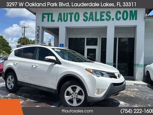 Used 2013 Toyota RAV4 XLE FWD image 2