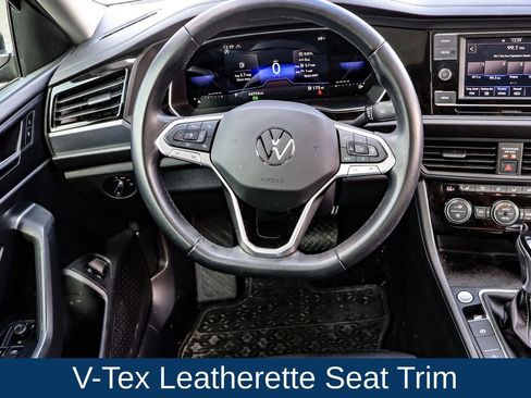 Used 2023 Volkswagen Jetta SE w/ Panoramic Sunroof Package image 19