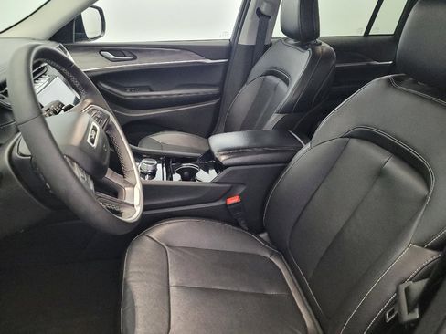 Used 2023 Jeep Grand Cherokee Limited image 17