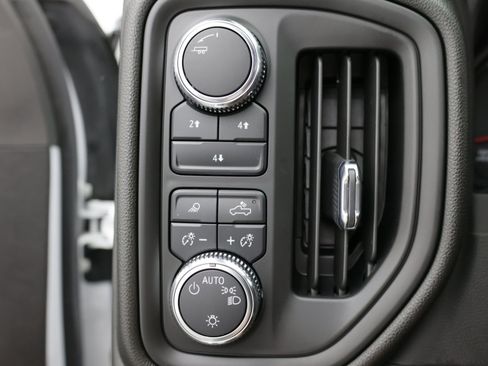 Used 2024 GMC Sierra 3500 Pro AWD/4WD image 16