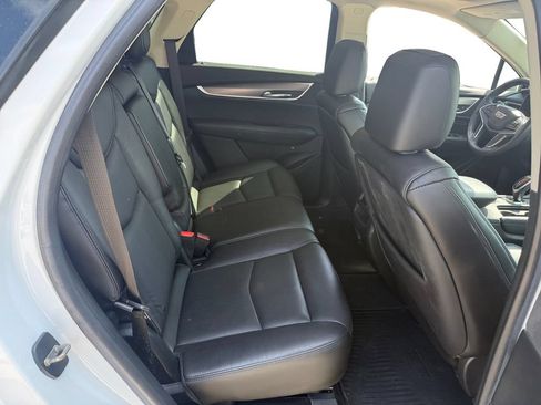 Used 2017 Cadillac XT5 Luxury w/ Driver Awareness Package AWD/4WD image 17