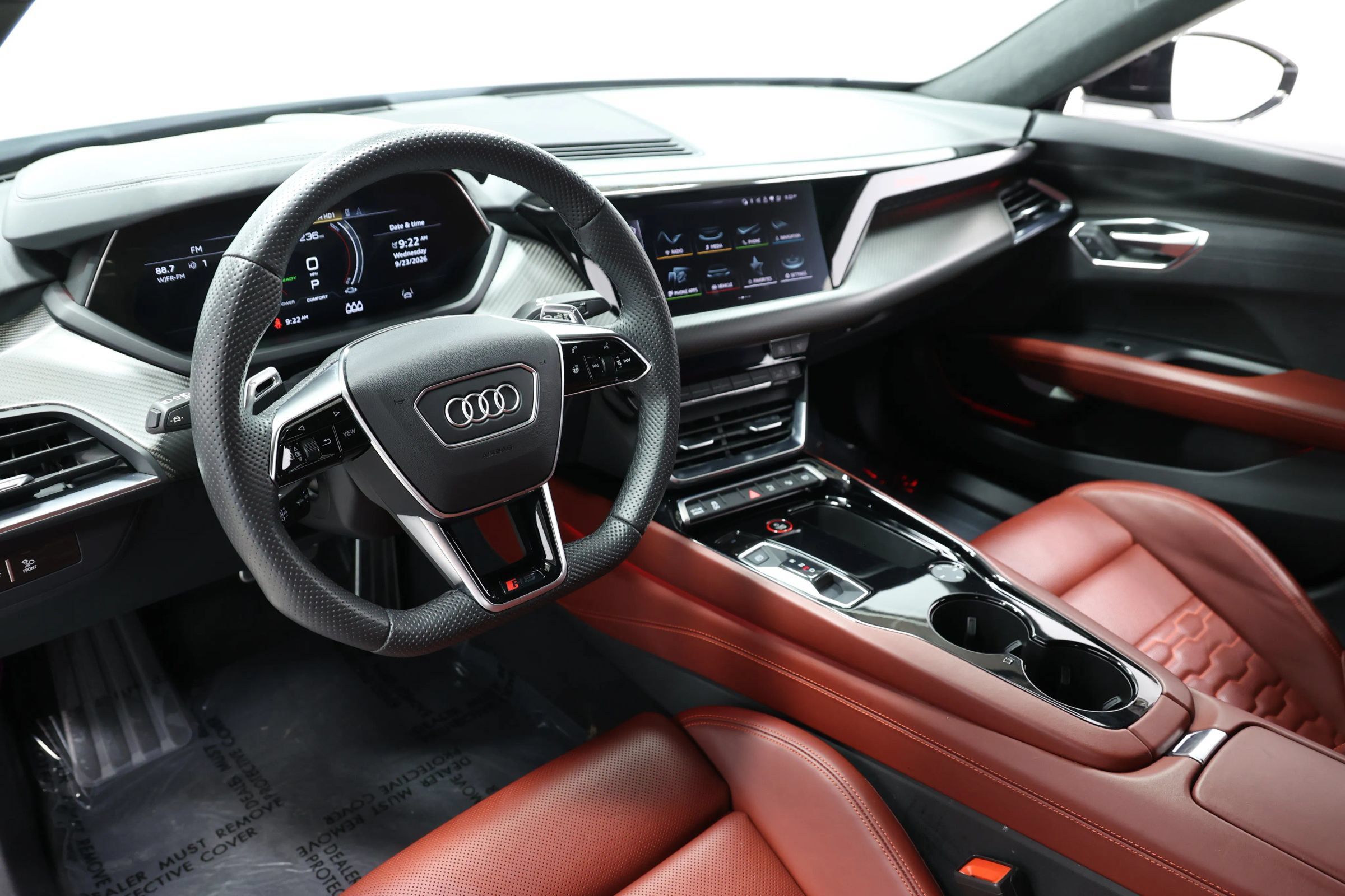 Used 2023 Audi RS e-tron GT w/ Carbon Performance Package AWD/4WD image 2