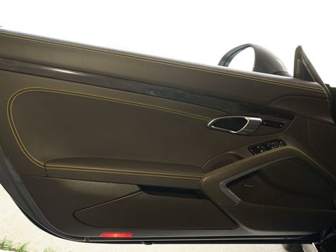 Used 2014 Porsche 911 Turbo S image 21