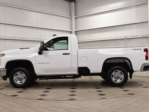 Used 2025 Chevrolet Silverado 2500 W/T w/ WT Convenience Package image 4