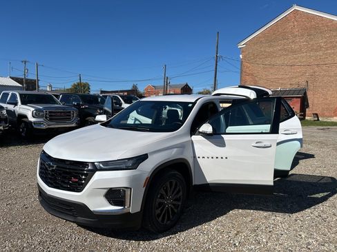 Used 2023 Chevrolet Traverse RS image 28