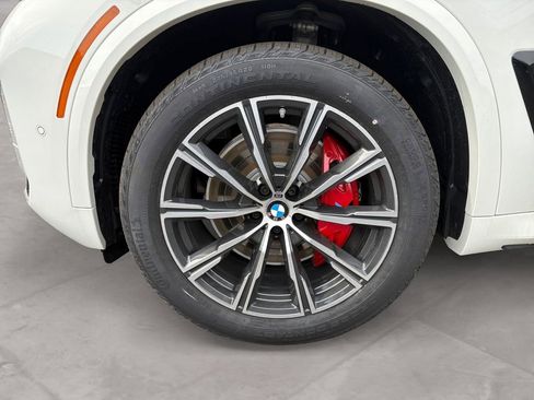 New 2026 BMW X5 xDrive40i w/ M Sport Package AWD/4WD image 14