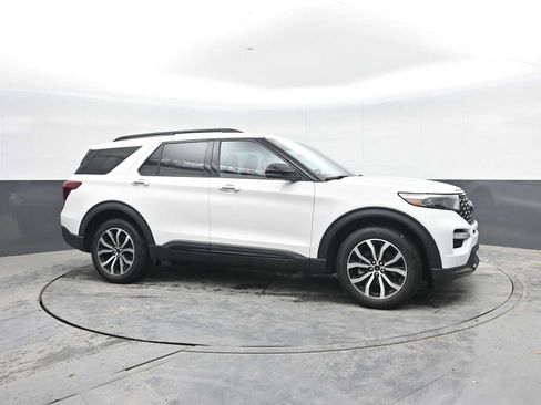 Used 2020 Ford Explorer ST w/ Premium Technology Package AWD/4WD image 8