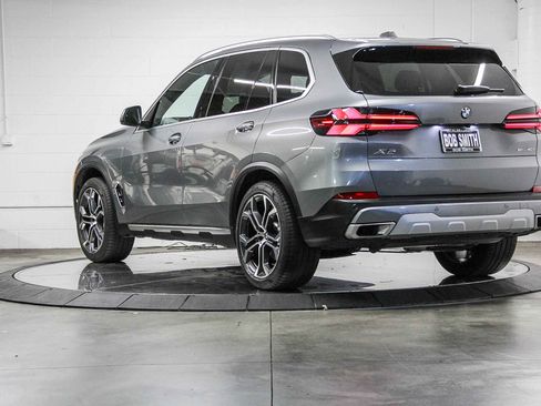 Used 2025 BMW X5 sDrive40i w/ Premium Package image 4