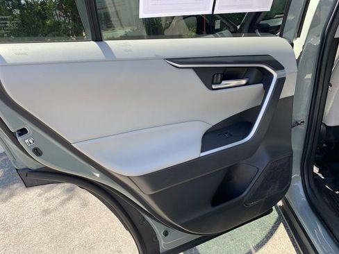 Used 2020 Toyota RAV4 XLE Premium FWD image 15