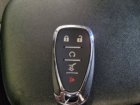 Used 2024 Chevrolet Equinox LT image 32