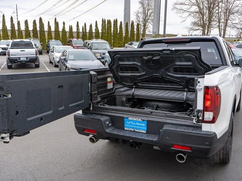 New 2026 Honda Ridgeline Black Edition image 12