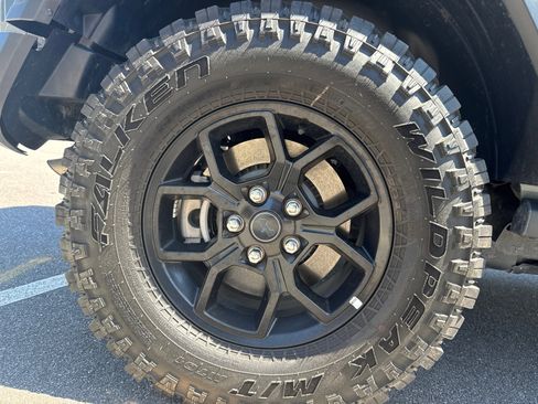 Used 2025 Jeep Wrangler Willys AWD/4WD image 18