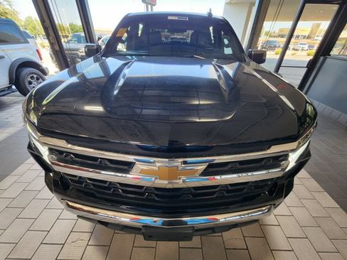 Used 2024 Chevrolet Silverado 1500 LT RWD image 2