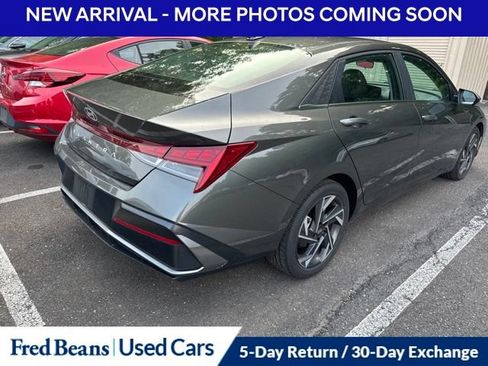 Certified 2024 Hyundai Elantra SEL w/ Convenience Package FWD image 3
