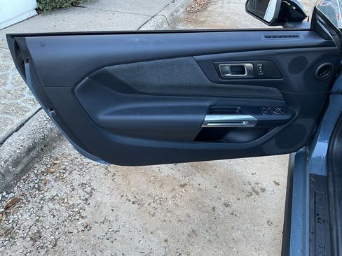 Used 2025 Ford Mustang Coupe image 12