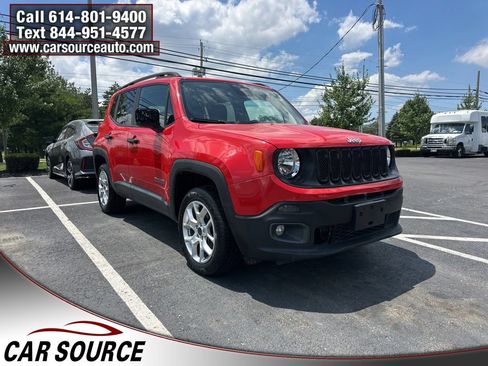 Used 2018 Jeep Renegade Latitude AWD/4WD image 3
