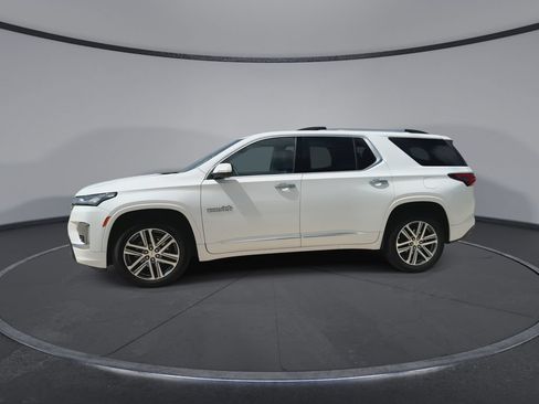 Used 2023 Chevrolet Traverse High Country FWD image 5