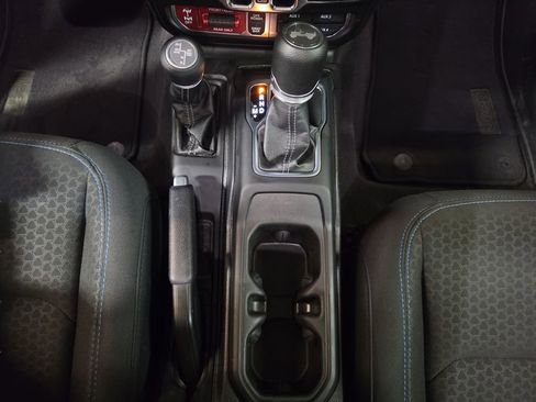 Certified 2025 Jeep Wrangler Unlimited Rubicon 4xe w/ Convenience Group AWD/4WD image 20