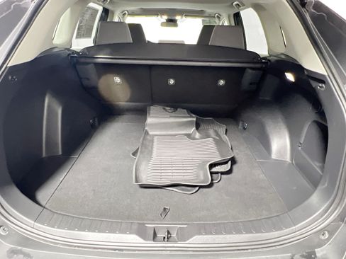 Used 2025 Toyota RAV4 XLE w/ Convenience Package FWD image 34