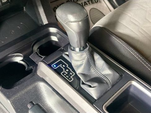 Used 2022 Toyota Tacoma TRD Sport w/ Technology Package RWD image 16