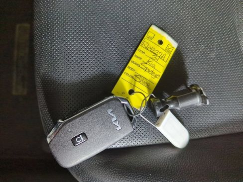 Used 2024 Kia Sportage EX FWD image 23