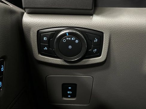 Used 2016 Ford F150 XLT w/ Equipment Group 302A Luxury image 25