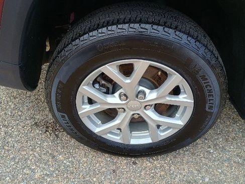 Used 2023 Jeep Grand Cherokee L Limited w/ Luxury Tech Group II AWD/4WD image 11