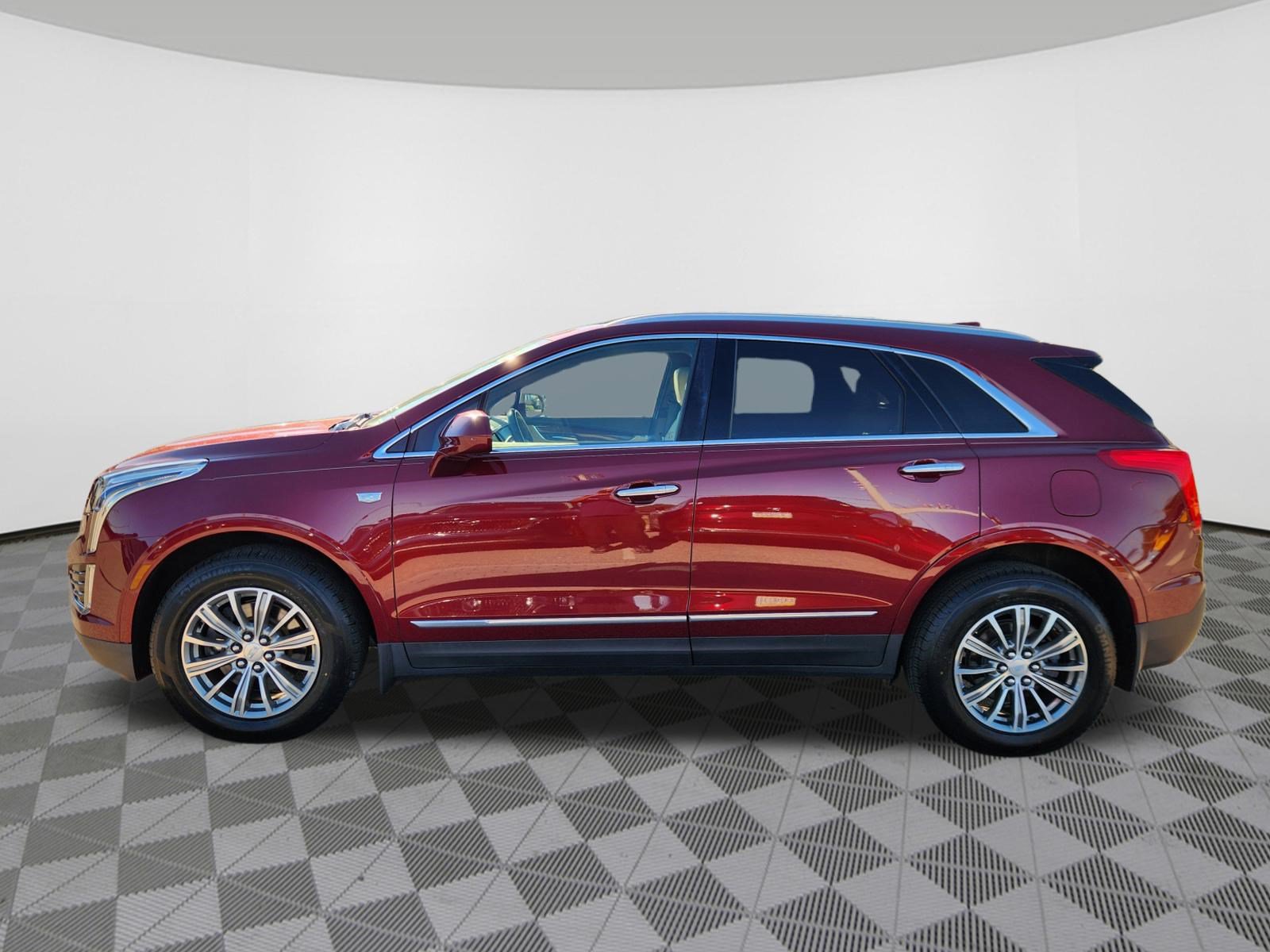 Used 2018 Cadillac XT5 Luxury w/ Driver Awareness Package AWD/4WD image 5
