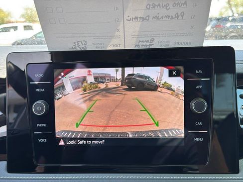 Used 2025 Volkswagen Jetta SEL FWD image 22