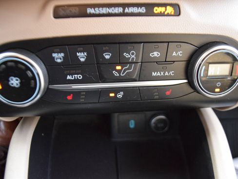 Used 2020 Ford Escape SEL image 18