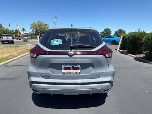Used 2024 Nissan Kicks SV FWD image 5