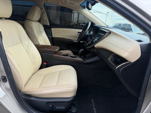 Used 2016 Toyota Avalon XLE Premium image 30