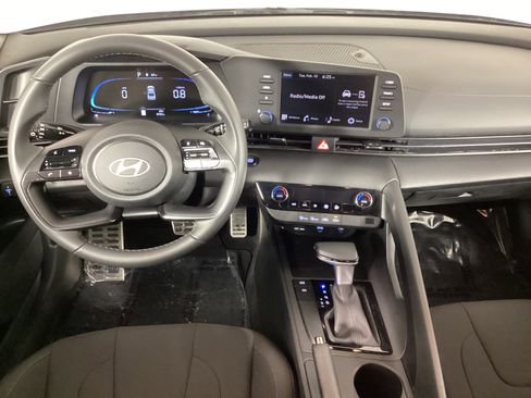 Certified 2025 Hyundai Elantra Sport image 16
