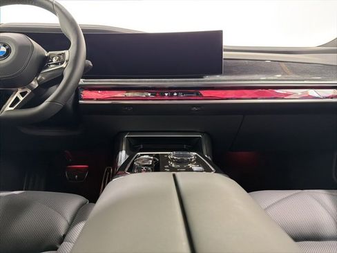 Used 2025 BMW 740i xDrive w/ Premium Package image 36