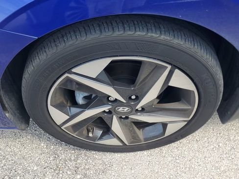 Used 2023 Hyundai Elantra SEL w/ Convenience Package image 4