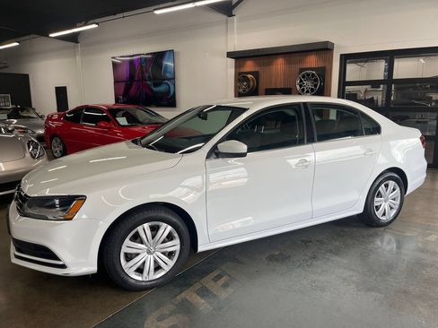 Used 2017 Volkswagen Jetta S FWD image 1