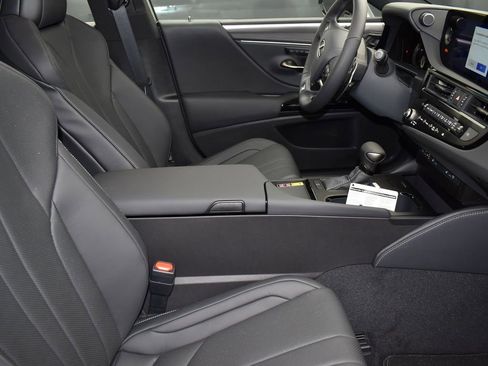 New 2025 Lexus ES 350 F Sport image 23