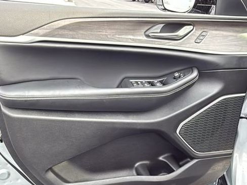 New 2026 Jeep Grand Cherokee L Limited w/ Limited Altitude Package image 18