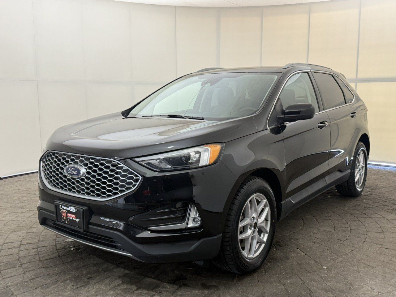 Certified 2023 Ford Edge SEL w/ Convenience Package AWD/4WD image 3