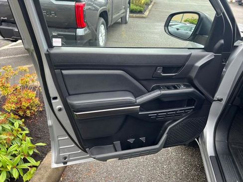 Certified 2025 Toyota 4Runner SR5 AWD/4WD image 11