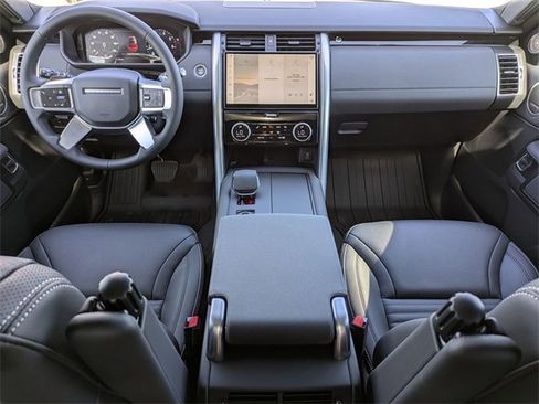 New 2026 Land Rover Discovery S image 14