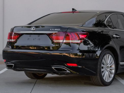 Used 2014 Lexus LS 460 AWD w/ Comfort Package image 13
