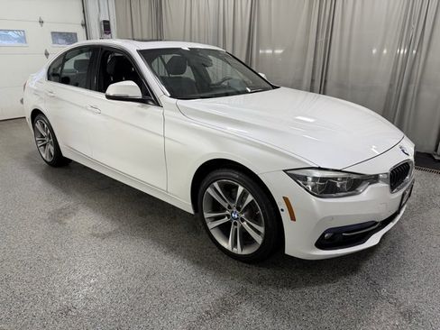 Used 2018 BMW 330i xDrive Sedan image 3
