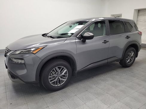 Used 2023 Nissan Rogue S FWD image 2
