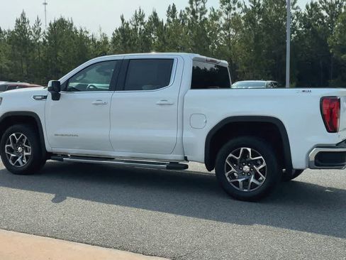 Used 2026 GMC Sierra 1500 SLE w/ X31 Off-Road Package AWD/4WD image 6